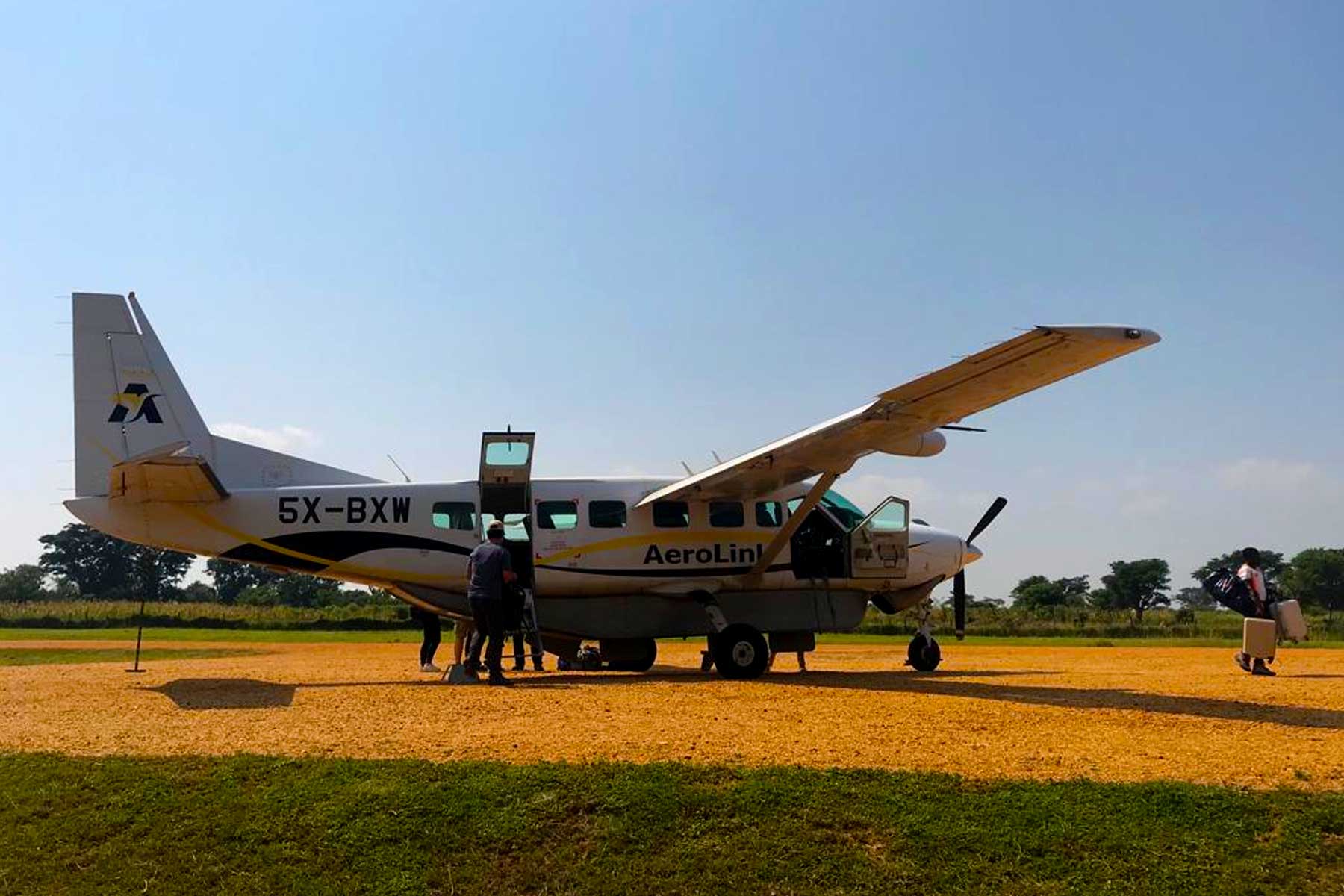 uganda-gorilla-trek-fly-in-safaris