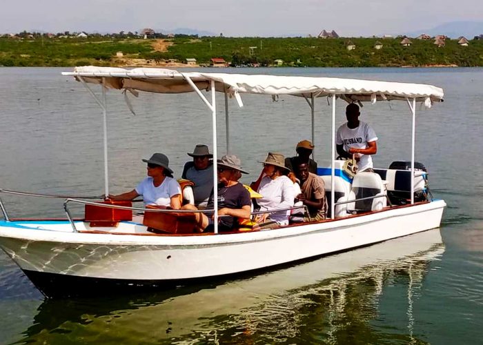 boat-cruise-on-kazinga-channel