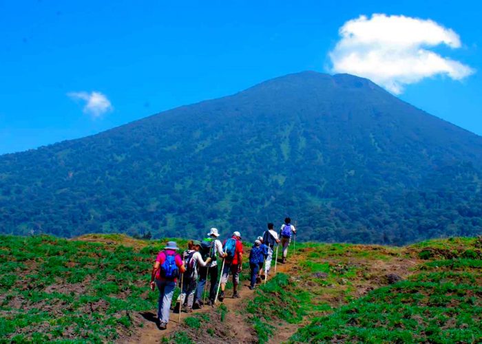mount-karisimbi-hiking-experience