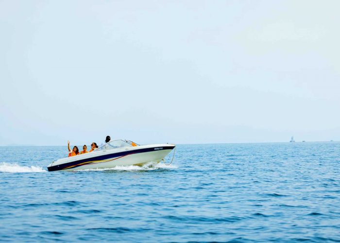 boat-ride-experience-on-lake-kivu