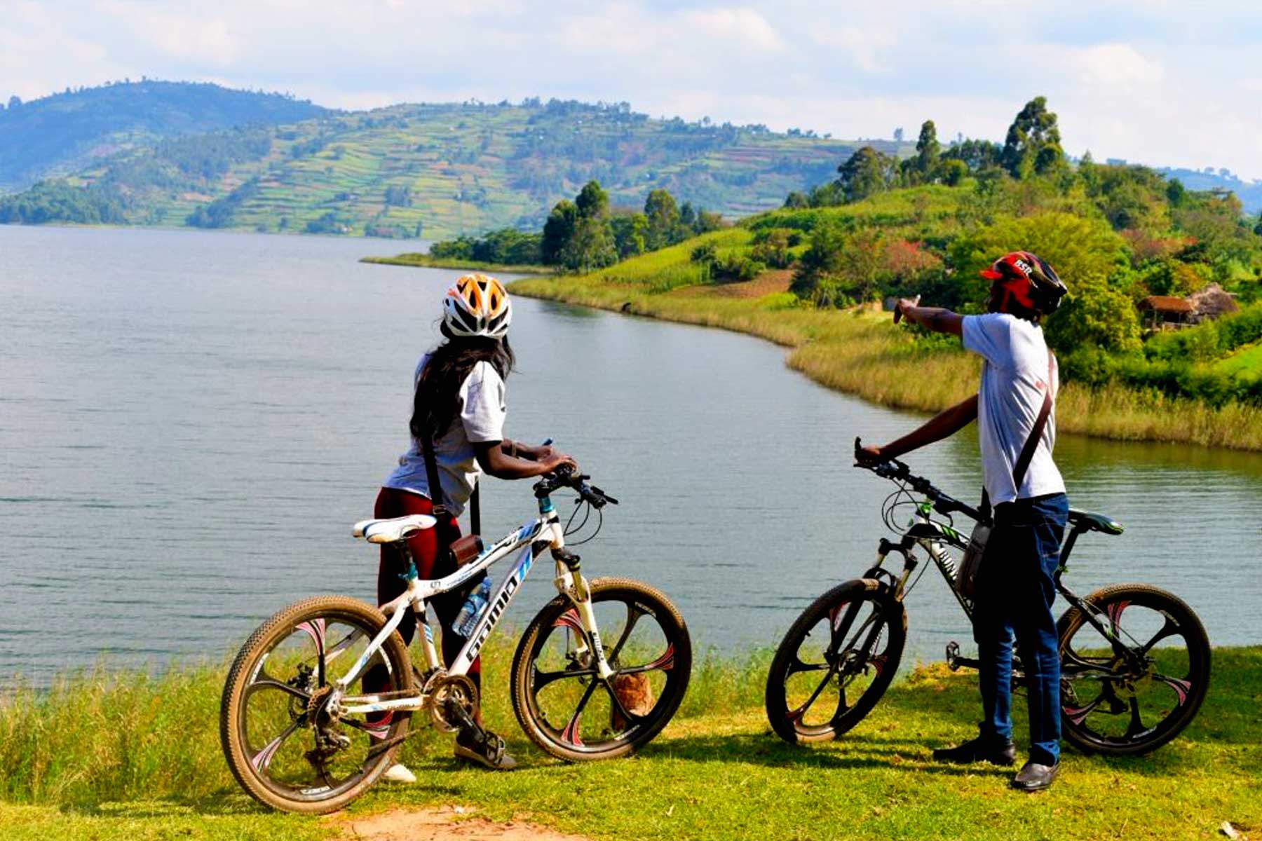 Cycling expeditions around Lake Bunyonyi