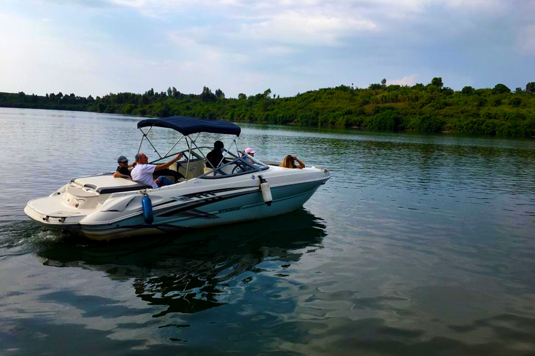 kibuye-boat-cruise-on-lake-kivu