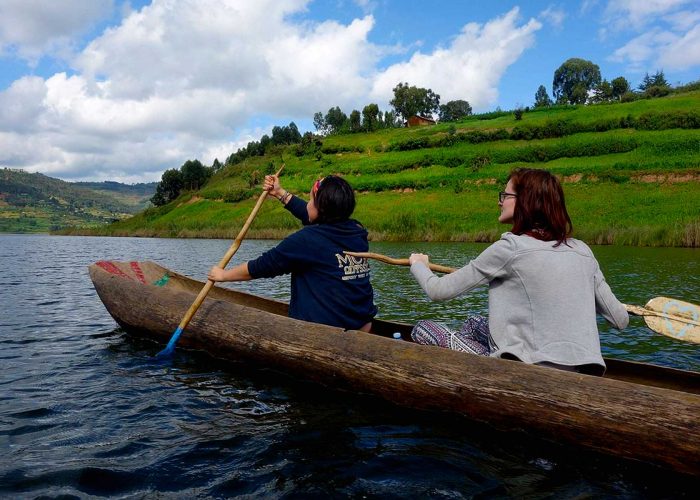 scenic-boat-ride-on-lake-bunyonyi