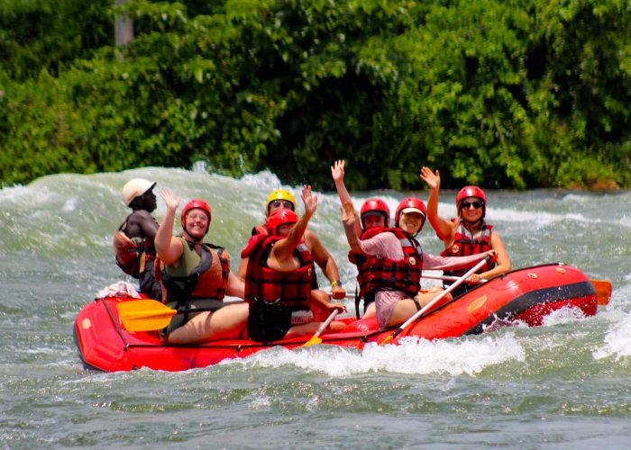 surviving-your-first-time-river-white-water-rafting-experience