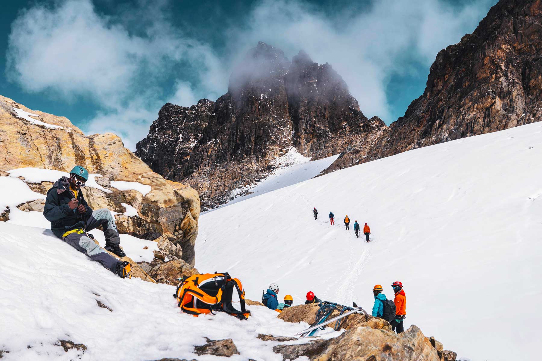 mount-rwenzori-hike-trekking-car-hire-transfer